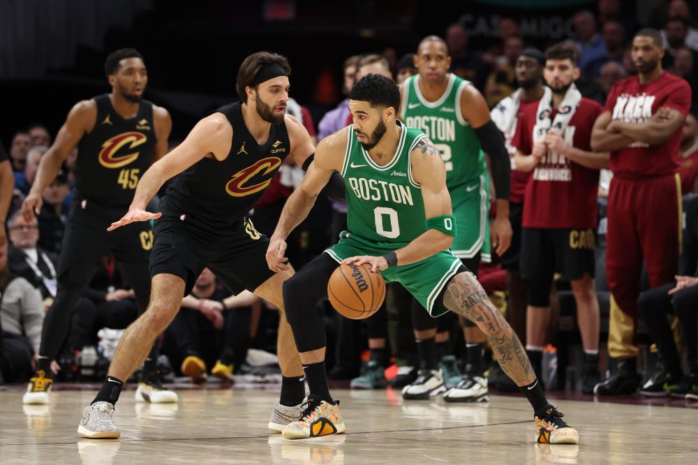 而防守端的 而防守端的