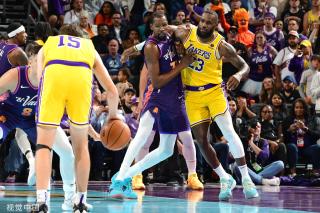 黎时装周上 黎时装周上