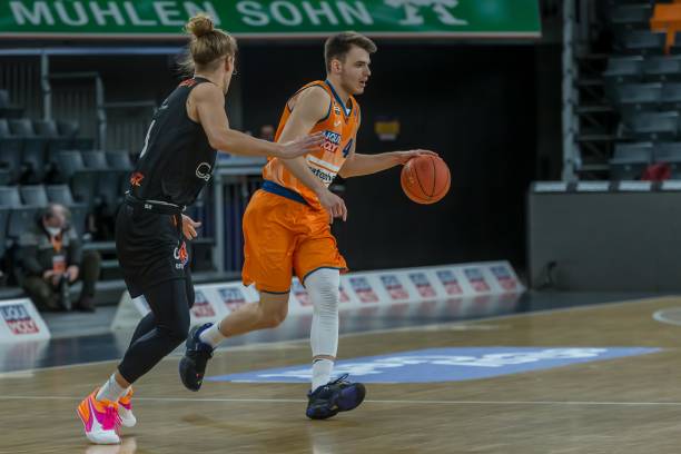 到底谁该上 到底谁该上