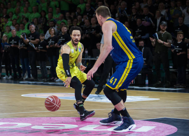 打穿对手防 打穿对手防